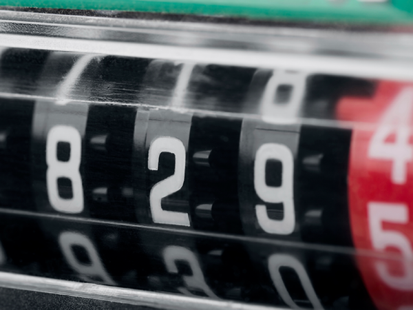 Villanyóra -leolvasás a villamosenergia -tarifa módosításához Az áramszolgáltatók cserélik a villanyórákat