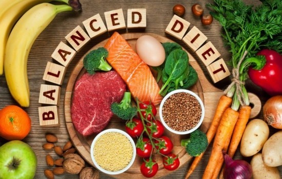 Dovresti bere acqua distillata o meglio seguire una dieta squilibrata