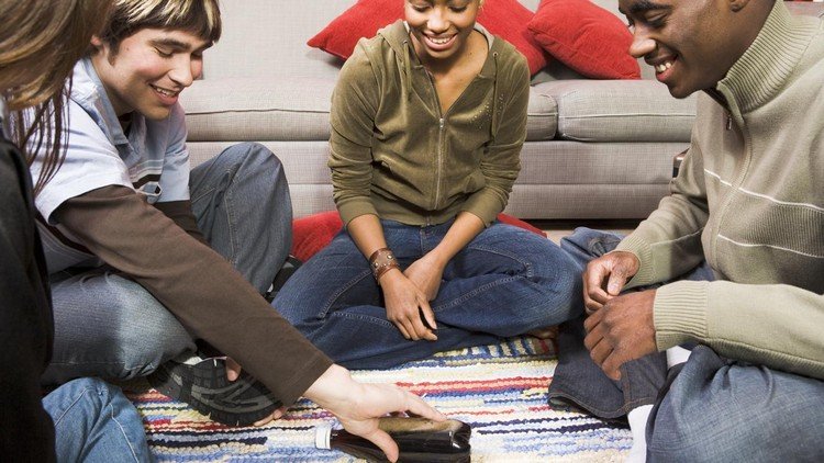 Les jeux eux-mêmes créent la vérité, l'action et le risque