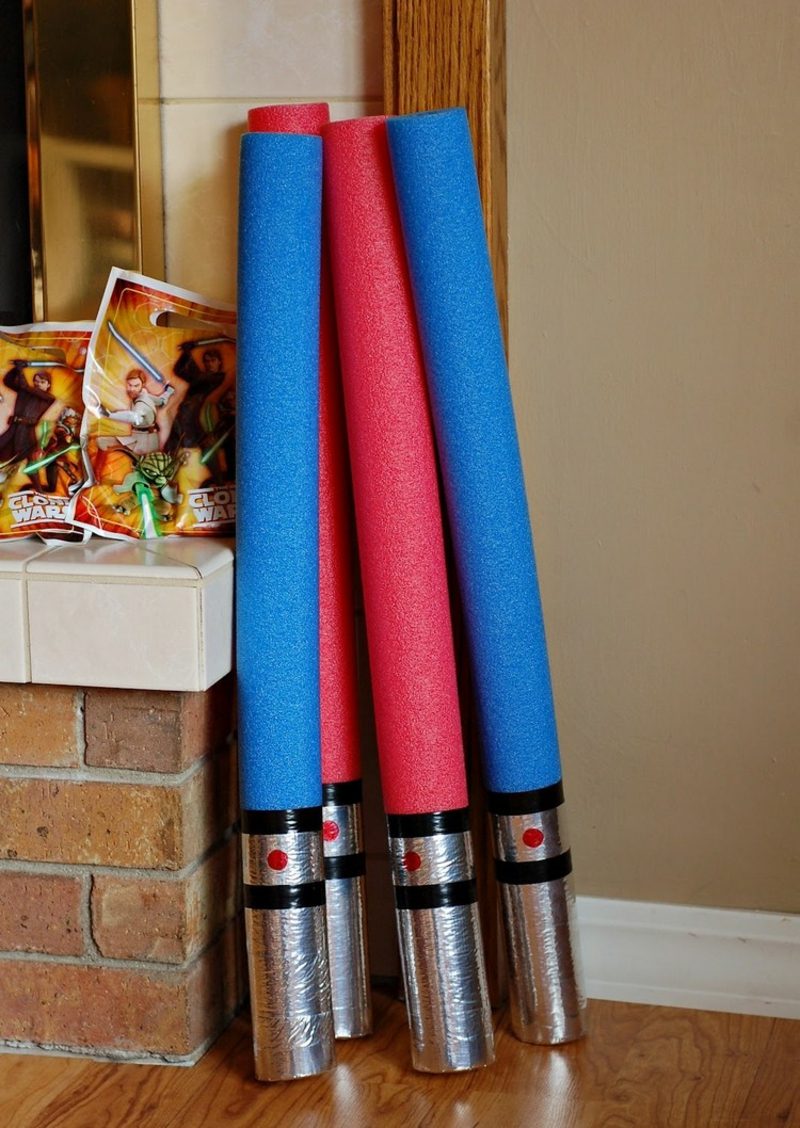 Készítse el a Star Wars jelmez fénykardjait
