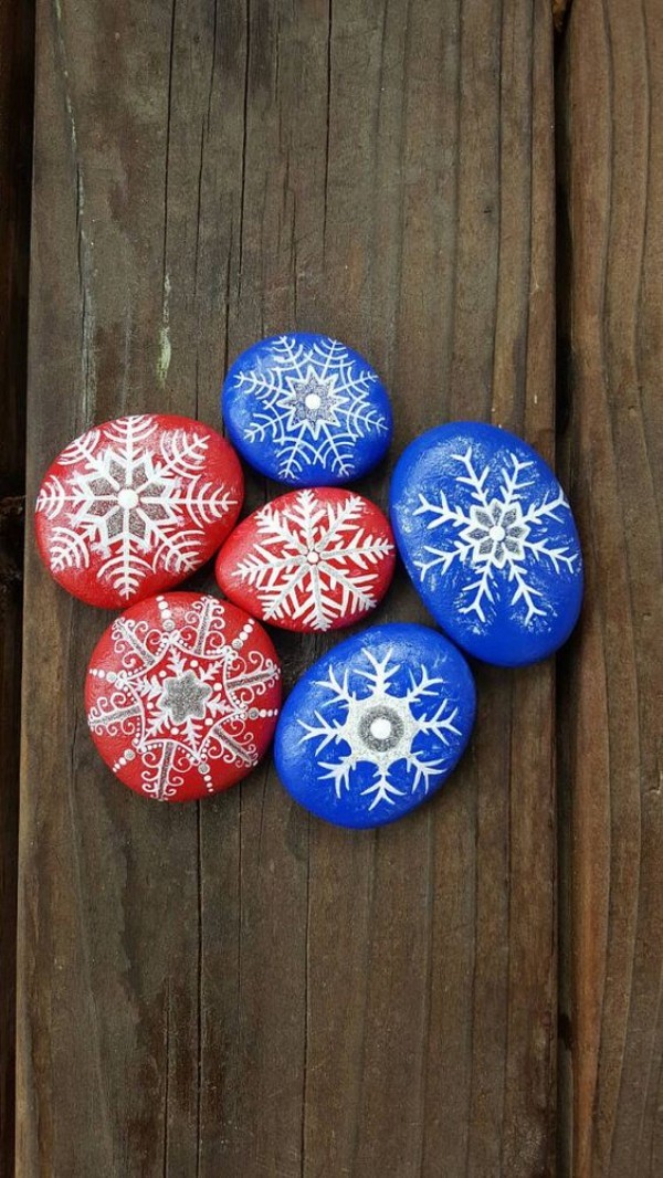 dipingere i fiocchi di neve decorazioni natalizie pietre di vernice