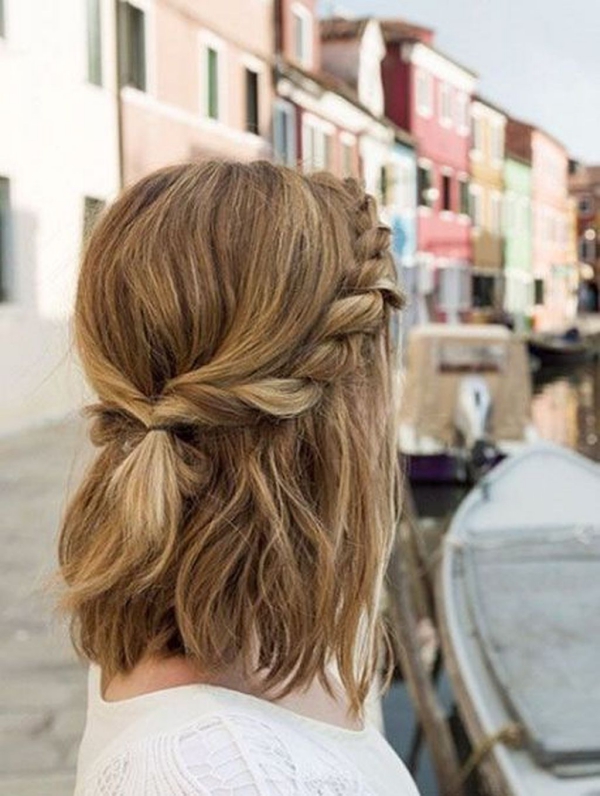 Acconciature a mezza lunghezza facili fai-da-te Acconciature e tagli alla moda di mezza lunghezza per ogni tipo di capelli metà su metà acconciatura a cascata