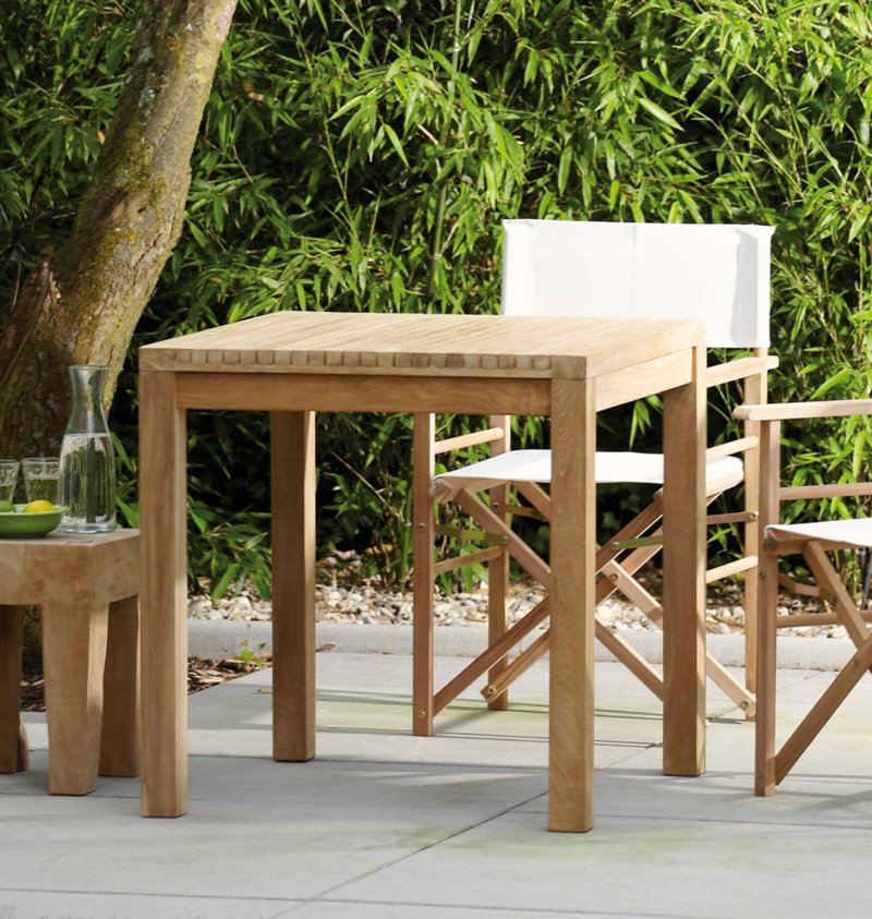 tavolo con mobili in teak