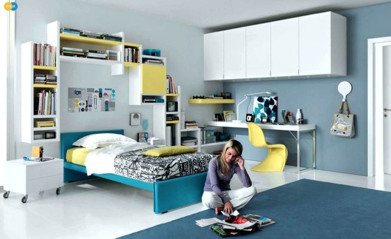 Accenti di allestimento per la stanza degli adolescenti giallo blu