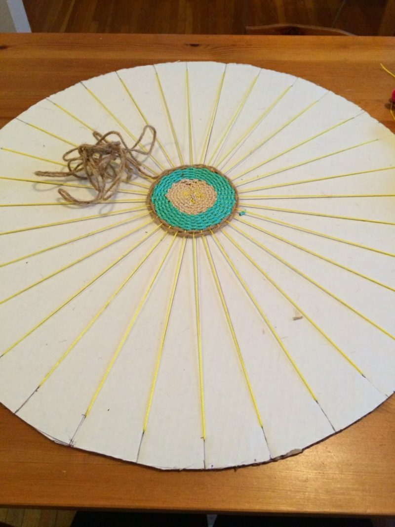 Crea il tuo tappeto in una forma circolare originale