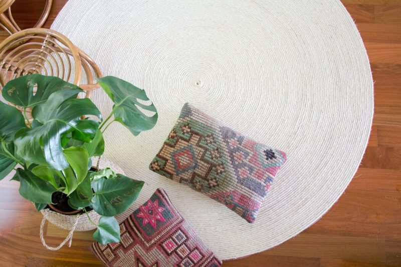 Crea il tuo tappeto rotondo in un elegante bianco