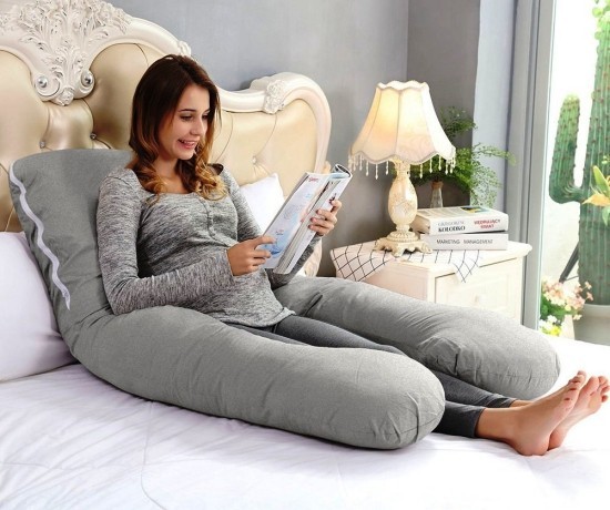 Az 5 legjobb ajándék leendő anyáknak, akiknek párnára van szükségük ahhoz, hogy üljenek és feküdjenek