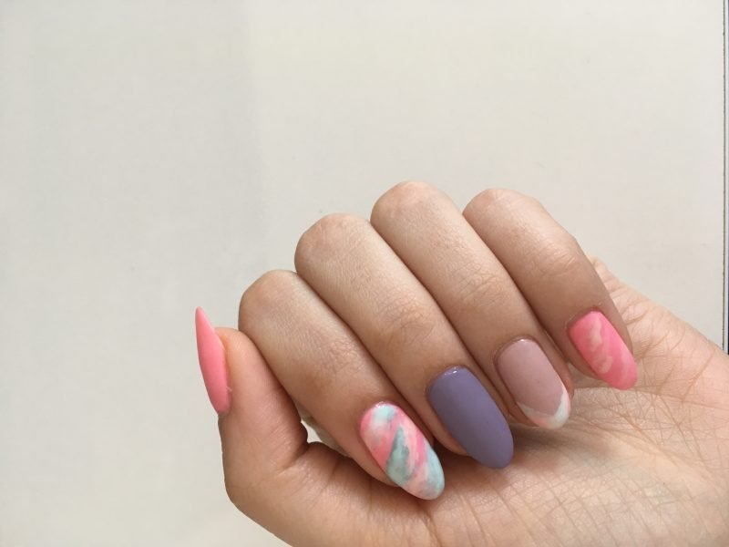 Trova il miglior design per le unghie per l'estate 2018 qui