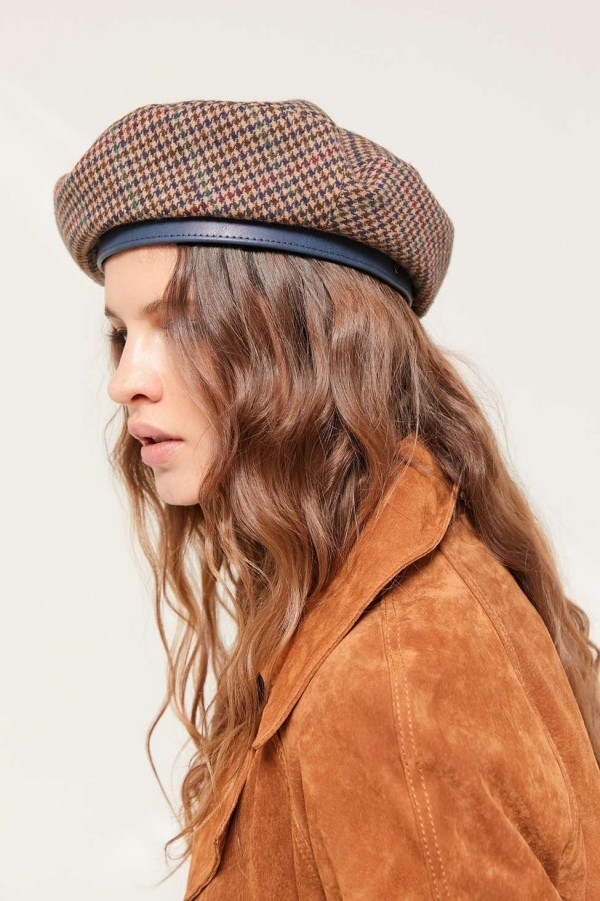 Divatos és egyszerű frizurák 2019 őszén baretta sapka velúr és gyapjú