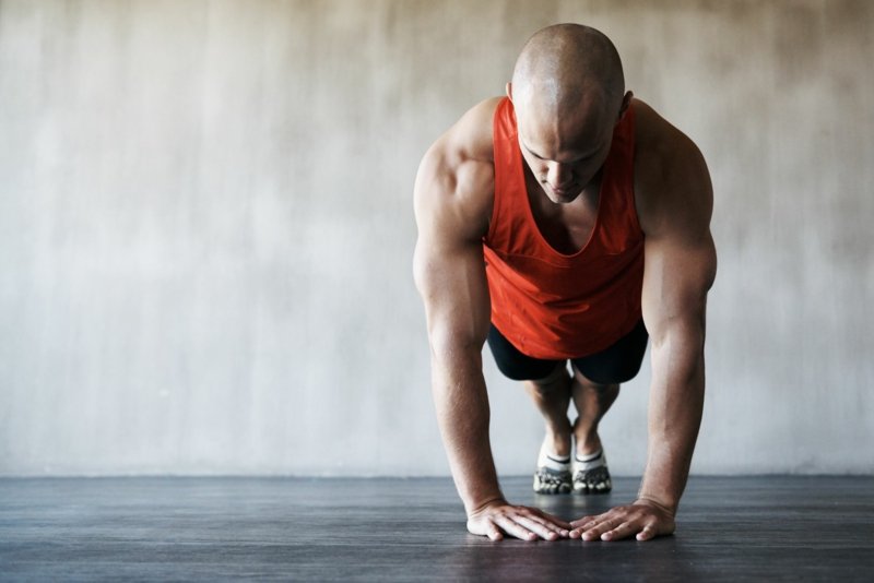 Exercices de triceps pour faire des pompes faciles Faire des pompes pour travailler les biceps et les triceps