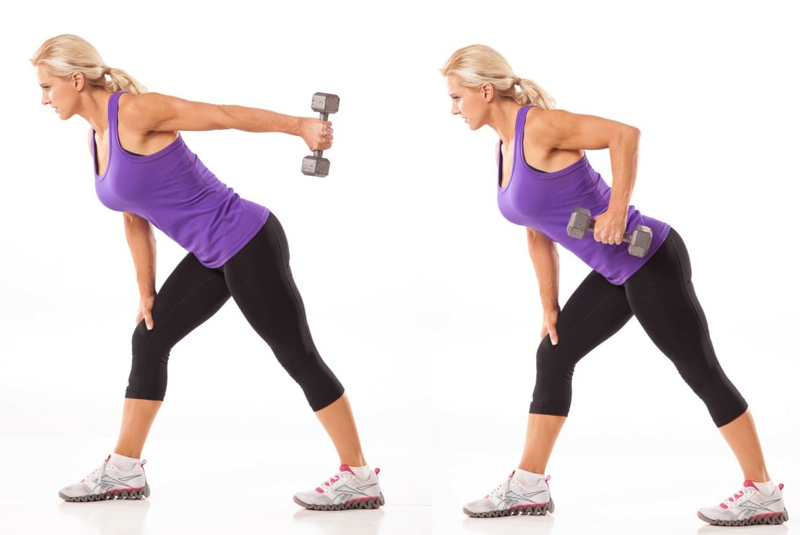 Entraînements de triceps pour les femmes faisant des kickbacks Les haltères utilisent des rebonds de triceps