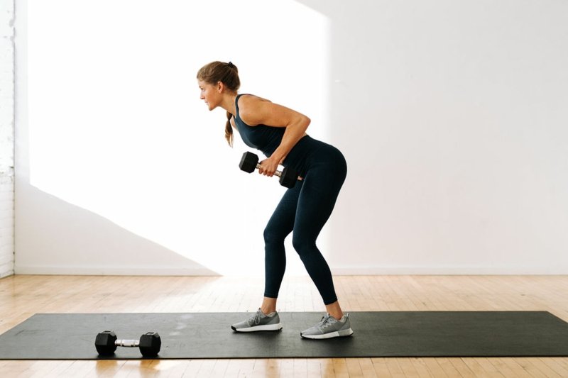 Idées d'exercices d'entraînement pour les biceps et les triceps Exercices de biceps à la maison femme