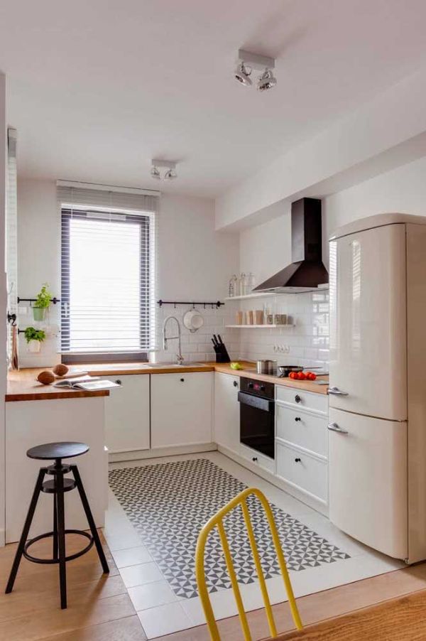 Kuhinja u obliku slova U - sjajne površine