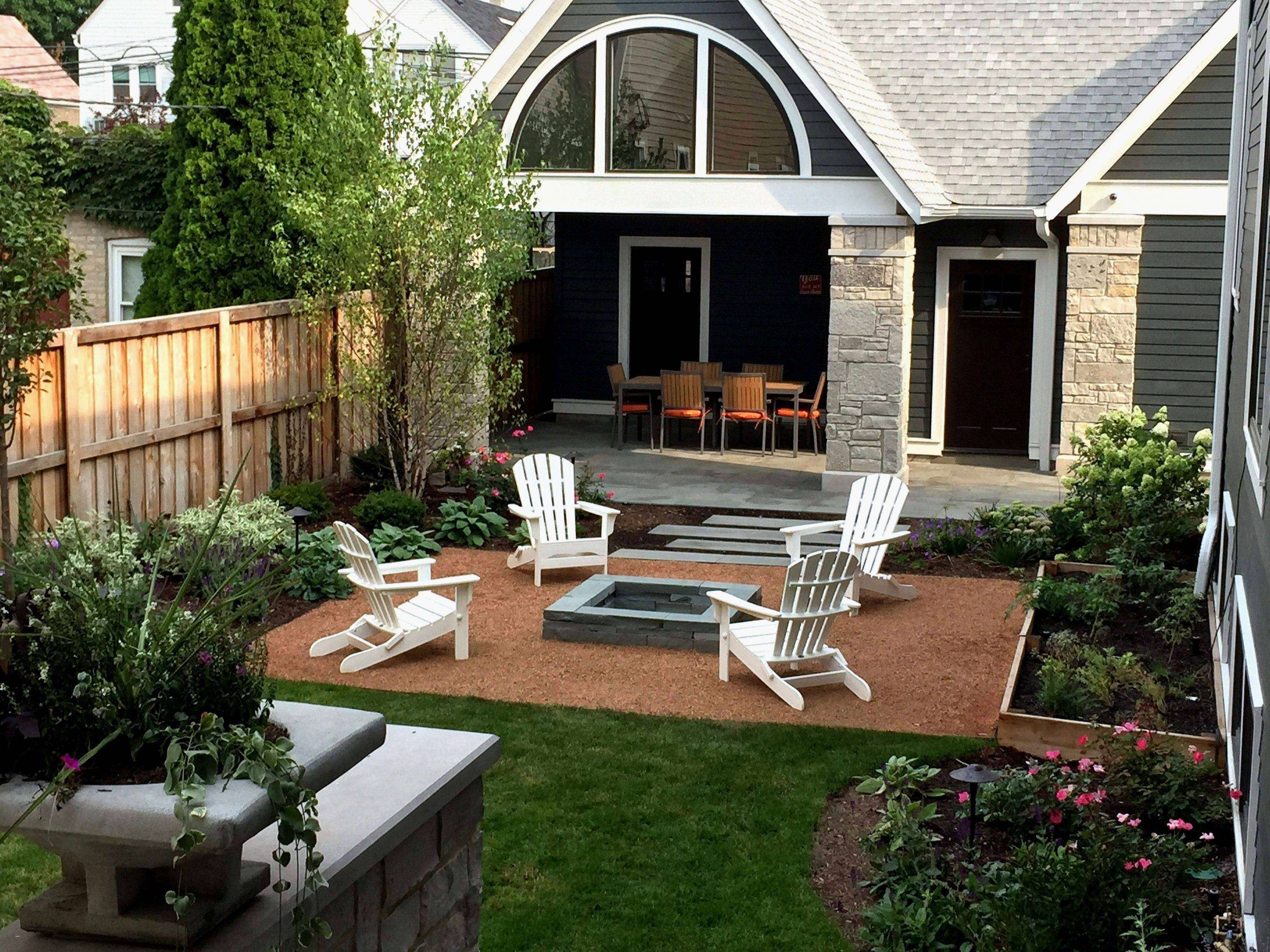 Clôture d'écran d'intimité de terrasse moderne de conception de jardin avant Jardin avant design terrasse moderne haute clôture