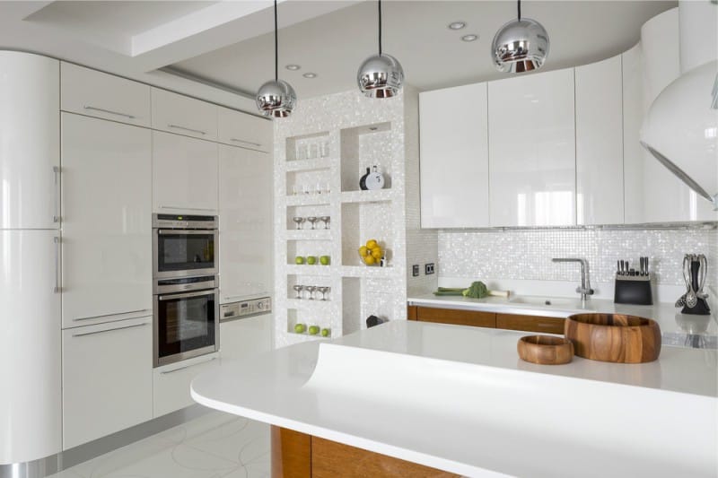 Mother of pearl apron and walls in the interior of the kitchen