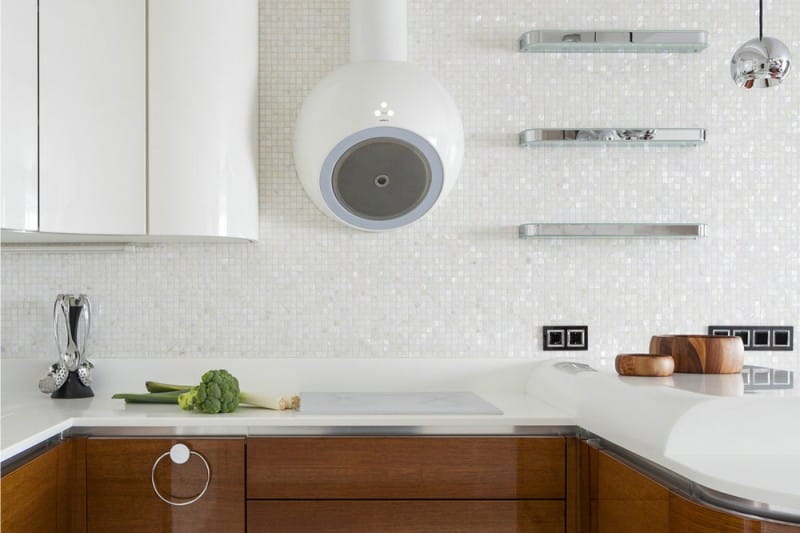 Mother of pearl apron and walls in the interior of the kitchen