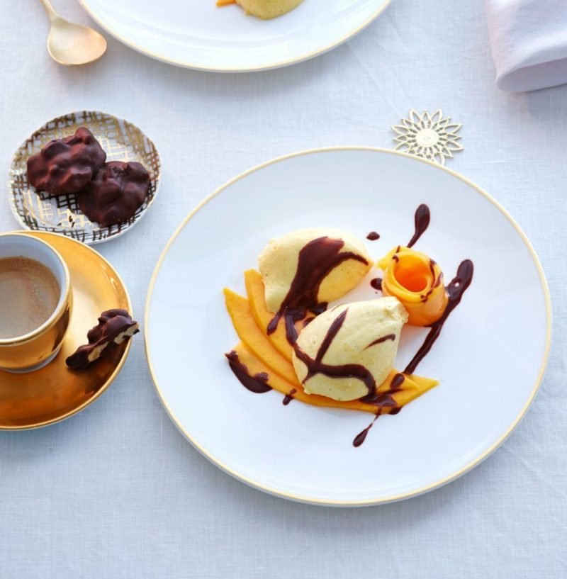 Karácsonyi desszert mangó mousse csokoládéval