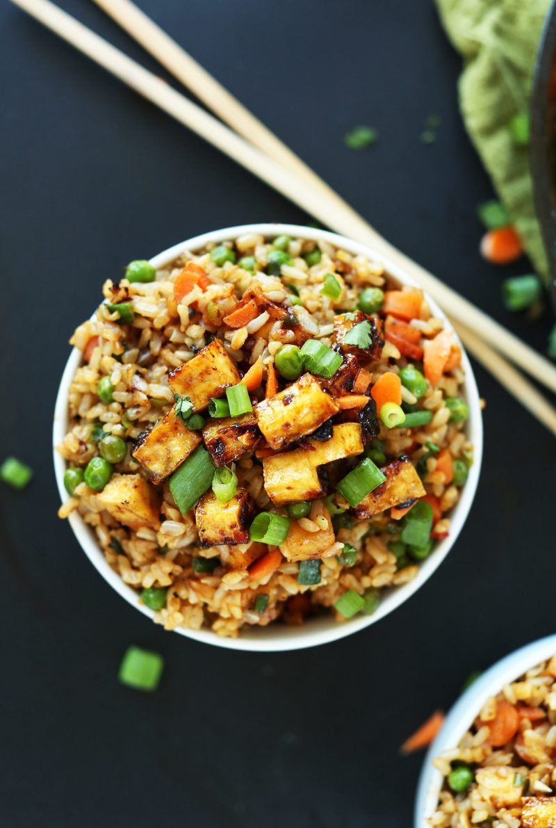 Les plats de riz ont toujours bon goût ! quelle est la santé du riz calories du riz glucides du riz valeurs nutritionnelles du riz riz à grains entiers riz brun