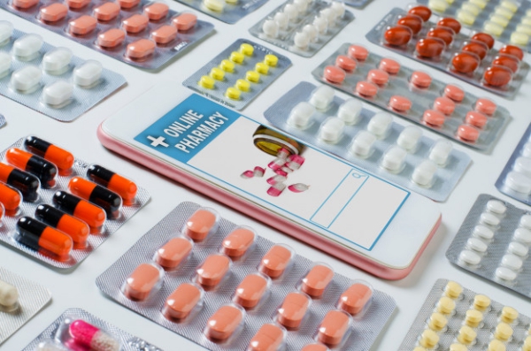 Comment les pharmacies en ligne influencent les soins de santé en période de coronavirus - avantages et inconvénients de l'achat de médicaments par téléphone mobile